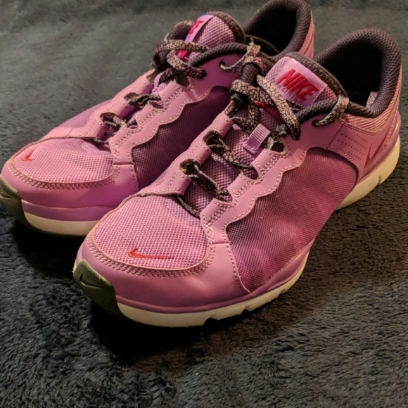 Shoes - Nike Tennis shoes
